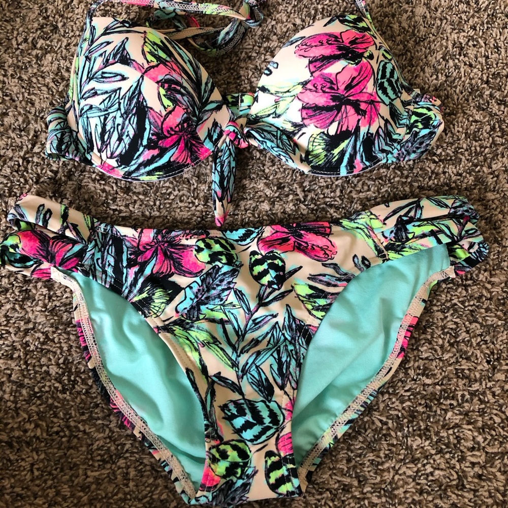 Women’s swimwear